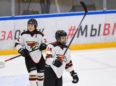 Четвёртый игровой день финала Первенства ЮХЛ в Омске