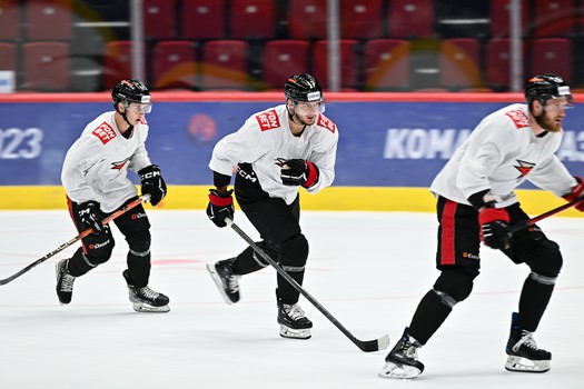 Первая ледовая тренировка «Авангарда»