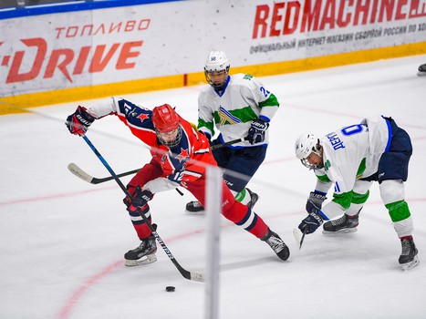 Четвертьфиналы Первенства ЮХЛ в Омске