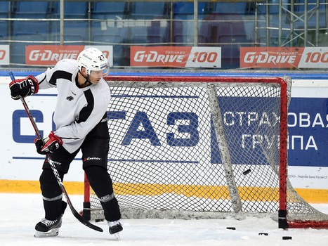 Тренировка "Авангарда" перед выездом в Астану
