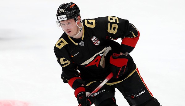 «Авангард» обменял Сергея Шумакова в «Автомобилист»