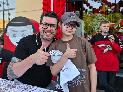 Первая вечеринка Буэнос Летос: Луи Робитайл