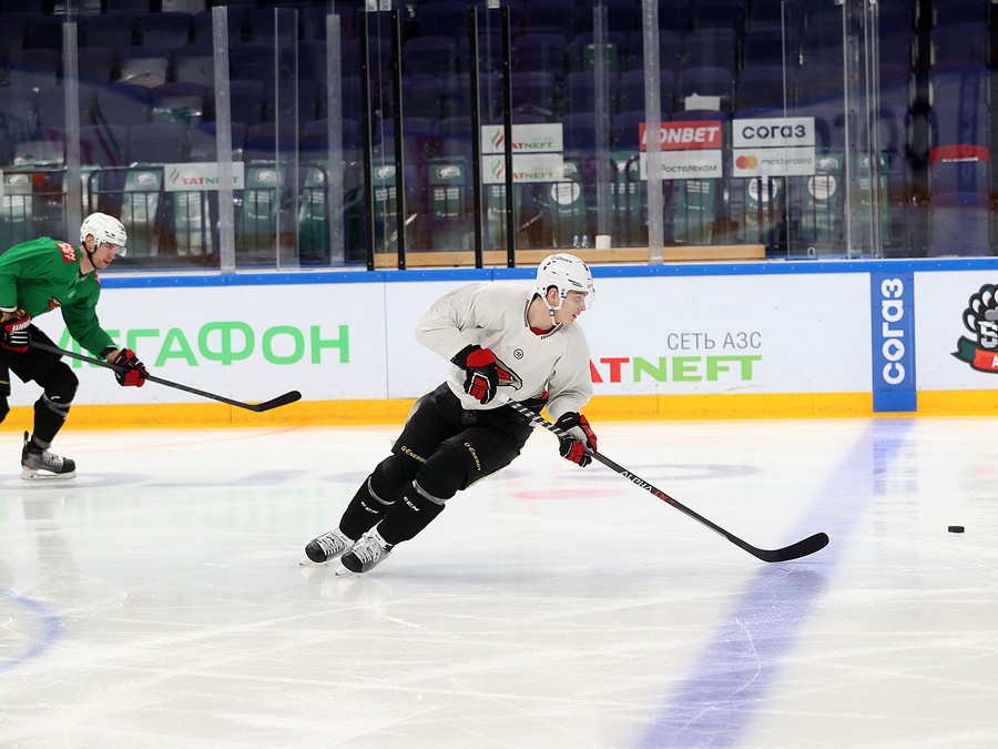 Тренировка «Авангарда» перед вторым матчем серии с «Ак Барсом»