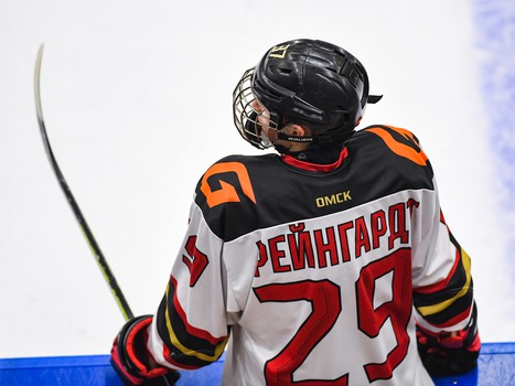 Четвёртый игровой день финала Первенства ЮХЛ в Омске