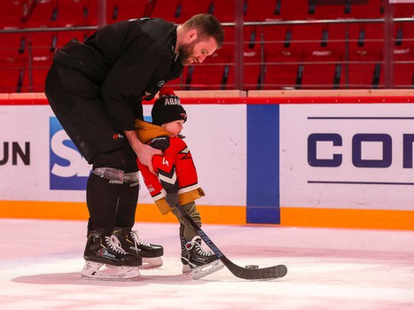 Семейные катания «Авангарда» перед Новым годом