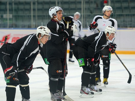 Тренировка "Авангарда" перед первым выездом сезона