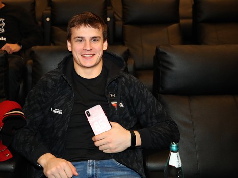 Игроки «Авангарда» посмотрели фильм «Лёд 2»