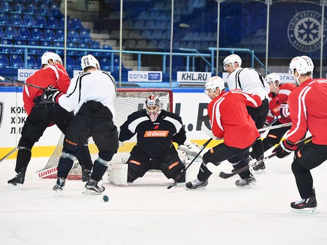 Раскатка "Авангарда" перед выездным матчем с "Сибирью"