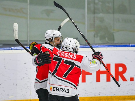 Пятый игровой день финала Первенства ЮХЛ в Омске