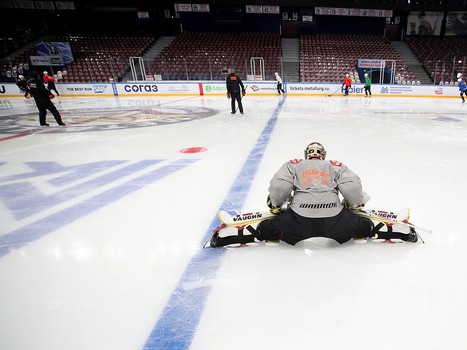 Тренировка «Авангарда» перед шестым матчем серии с «Металлургом»