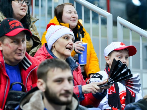 Наша атмосфера. Как поддерживали "Авангард" в сибирском дерби