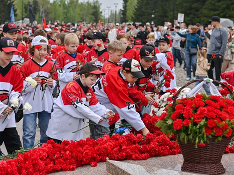 Возложение цветов в Парке Победы