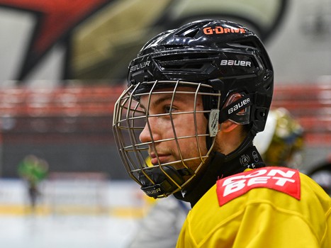 Глеб Трикозов и Михаил Гуляев тренируются с «Авангардом»