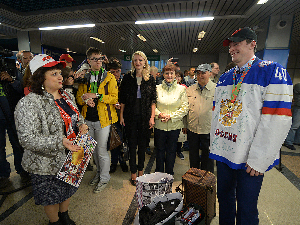 Чемпион мира 2014 Сергей Калинин прилетел в Омск