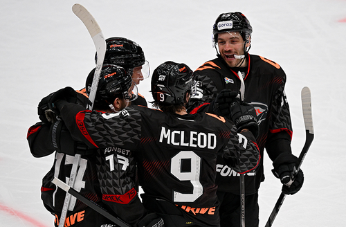 БИТВА КУЛЬТУРНЫХ СТОЛИЦ | Победная раздевалка «Авангарда» после «Трактора»