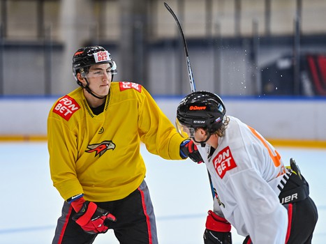 Тренировка «Авангарда» перед отправлением на турнир в Сочи