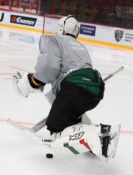 Новичок «Авангарда»: вратарь Эмиль Гарипов