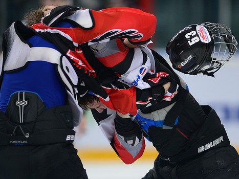 1/4 финала плей-офф МХЛ. Матч №3. "Омские Ястребы" - "Белые Медведи" 6:2