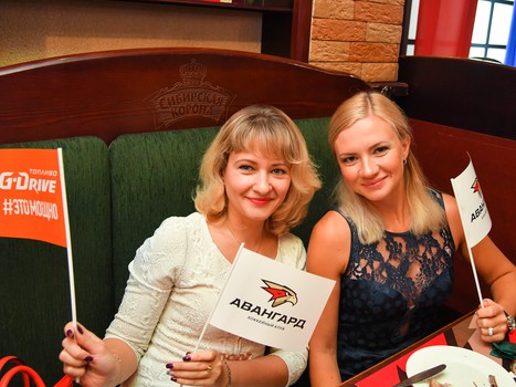 Фан-зоны "Авангарда" в Омске: как болели за команду в матче с "Куньлунем"