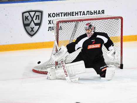 "Авангард" готовится к матчу с "Трактором"