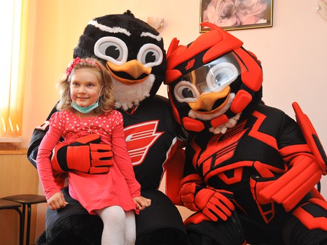 "Авангард" устроил праздник для юных болельщиков из ООДКБ