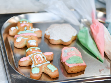 Подарки команде от Клуба юного болельщика "Авангарда"