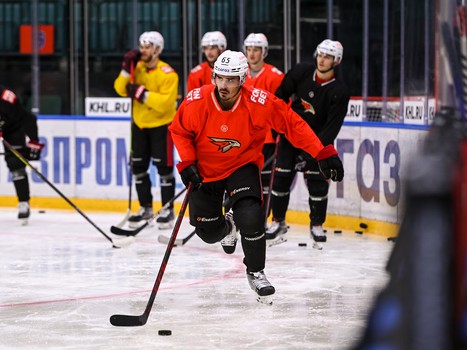 Раскатка «Авангарда» перед матчем в Санкт-Петербурге