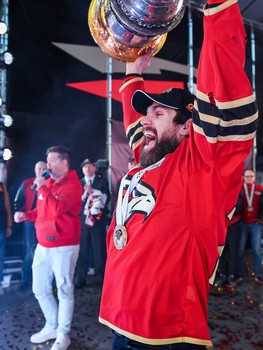 «Авангард» привёз Кубок Гагарина в Омск!