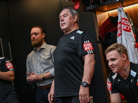 Первая ледовая тренировка «Авангарда»