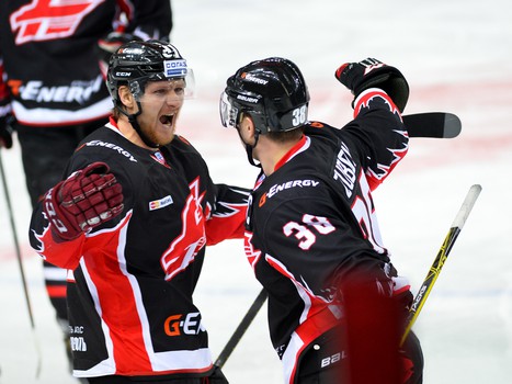 Наша атмосфера. Как поддерживали "Авангард" в сибирском дерби