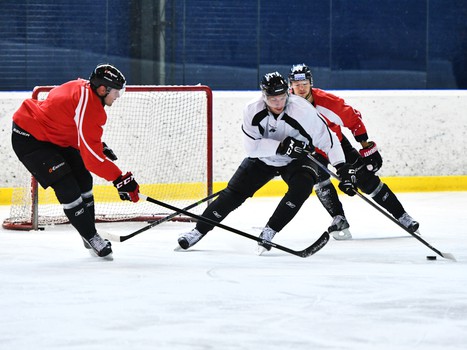 Раскатка "Авангарда" в Хомутове перед матчем с "Автомобилистом"