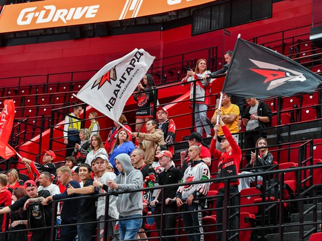 Первая официальная игра на G-Drive Арене: «Омские Ястребы» – «Сибирские Снайперы»