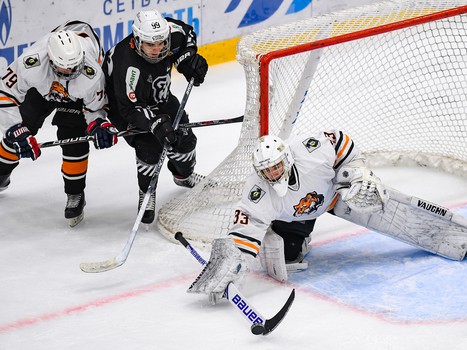 Четвёртый игровой день финала Первенства ЮХЛ в Омске