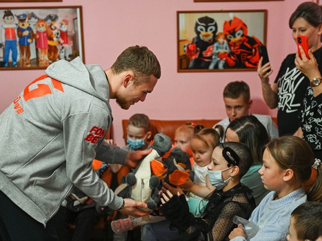 «Авангард» в гостях у детей из ОДКБ