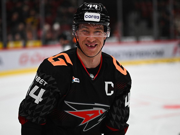 ДАМИР ШАРИПЗЯНОВ | «G-DRIVE. ЛУЧШИЙ ИГРОК» ДЕКАБРЯ | Что любит капитан «Авангарда»?