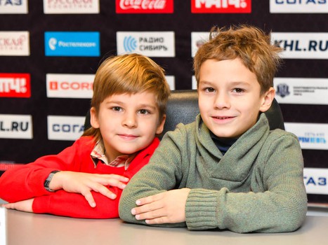 Клуб юного болельщика "Авангарда" на экскурсии в "Арене Омск"