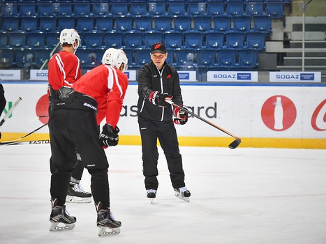 Раскатка "Авангарда" перед выездным матчем со "Слованом"