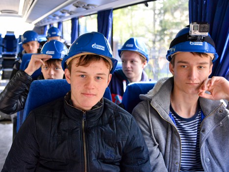 Экскурсия "Авангарда"-2000 на Омском НПЗ