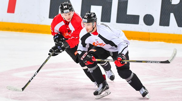 "Результативный и яркий хоккей". "Авангард" провел заключительную тренировку перед отпуском