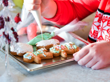 Подарки команде от Клуба юного болельщика "Авангарда"