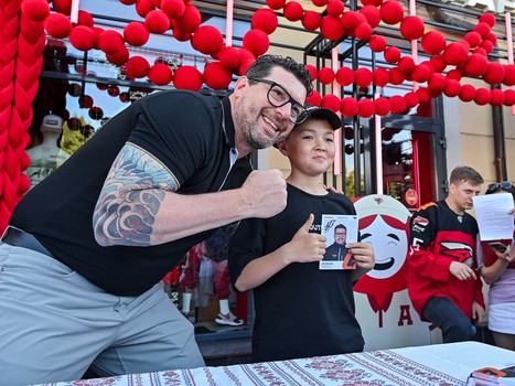 Первая вечеринка Буэнос Летос: Луи Робитайл