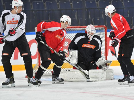 Раскатка "Авангарда" в Уфе перед пятым матчем серии