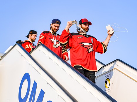 «Авангард» привёз Кубок Гагарина в Омск!