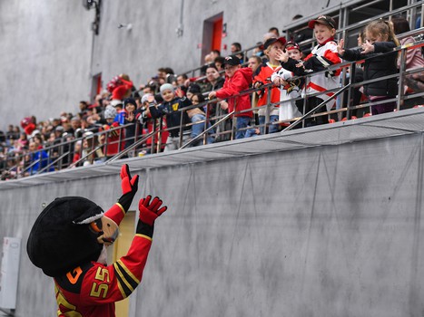 Четвёртый игровой день финала Первенства ЮХЛ в Омске