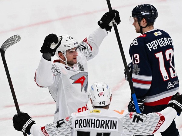 «Авангард» уверенно переиграл «Нефтехимик», Прохоркин и Волков оформили по дублю