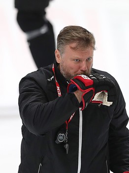 «Авангард» продолжает тренировки