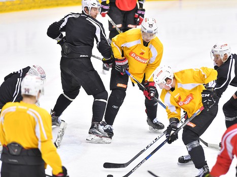 Раскатка "Авангарда" перед выездным матчем с "Трактором"