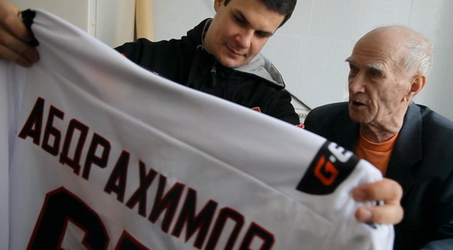 "Авангард" в гостях у самого преданного болельщика команды