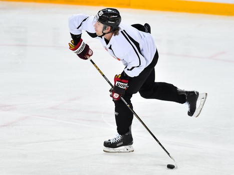 Раскатка "Авангарда" перед первым матчем с "Металлургом" Мг (ФОТО)