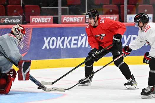 Первая ледовая тренировка «Авангарда»